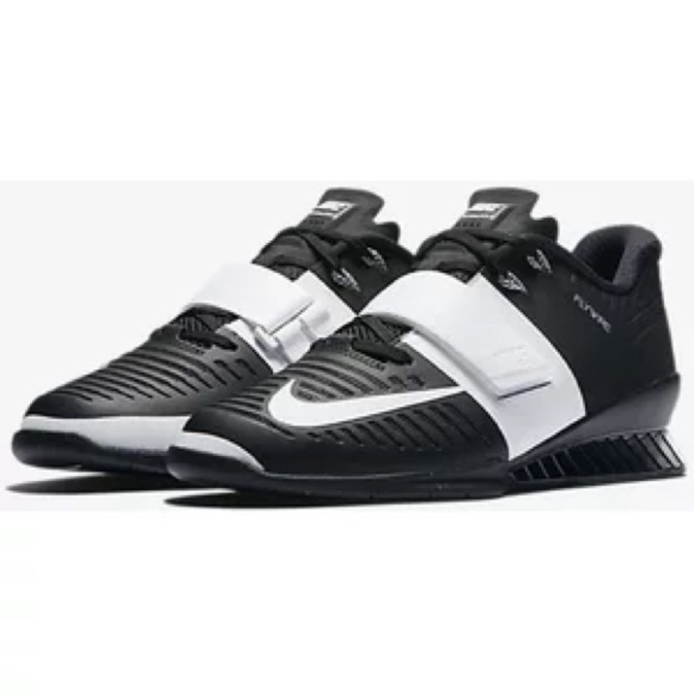 Women's Nike Romaleos 3
weightlifting Shoe  - Size 8